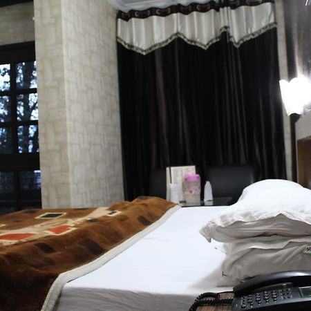 Hotel Topaz ดัลเฮาซี ภายนอก รูปภาพ