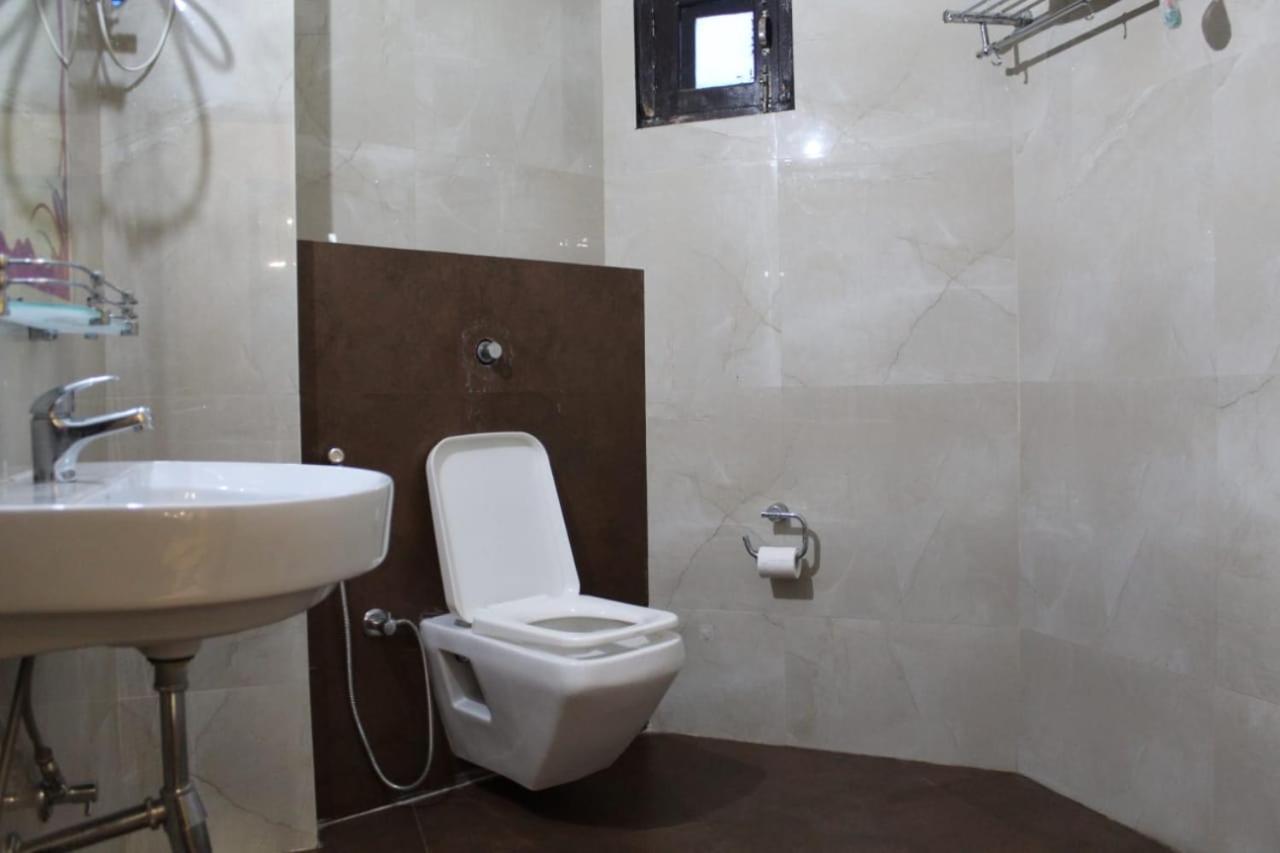Hotel Topaz ดัลเฮาซี ภายนอก รูปภาพ
